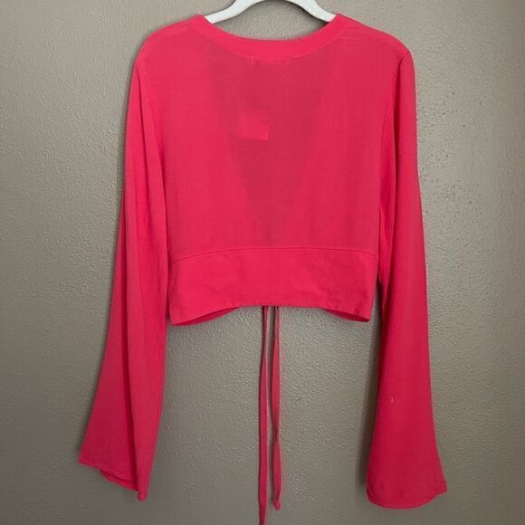 Honey Punch Cropped Front Lace Up Top Size M - Picture 7 of 8